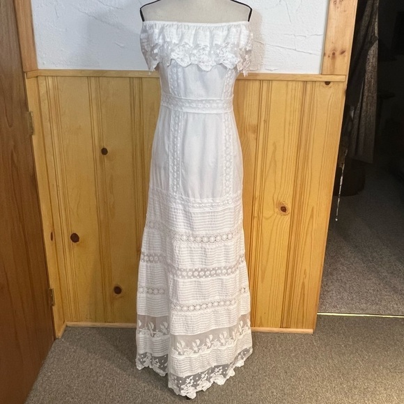 Candela Dresses & Skirts - Candela Looks Like An Angel Maxi Dress Sz-M